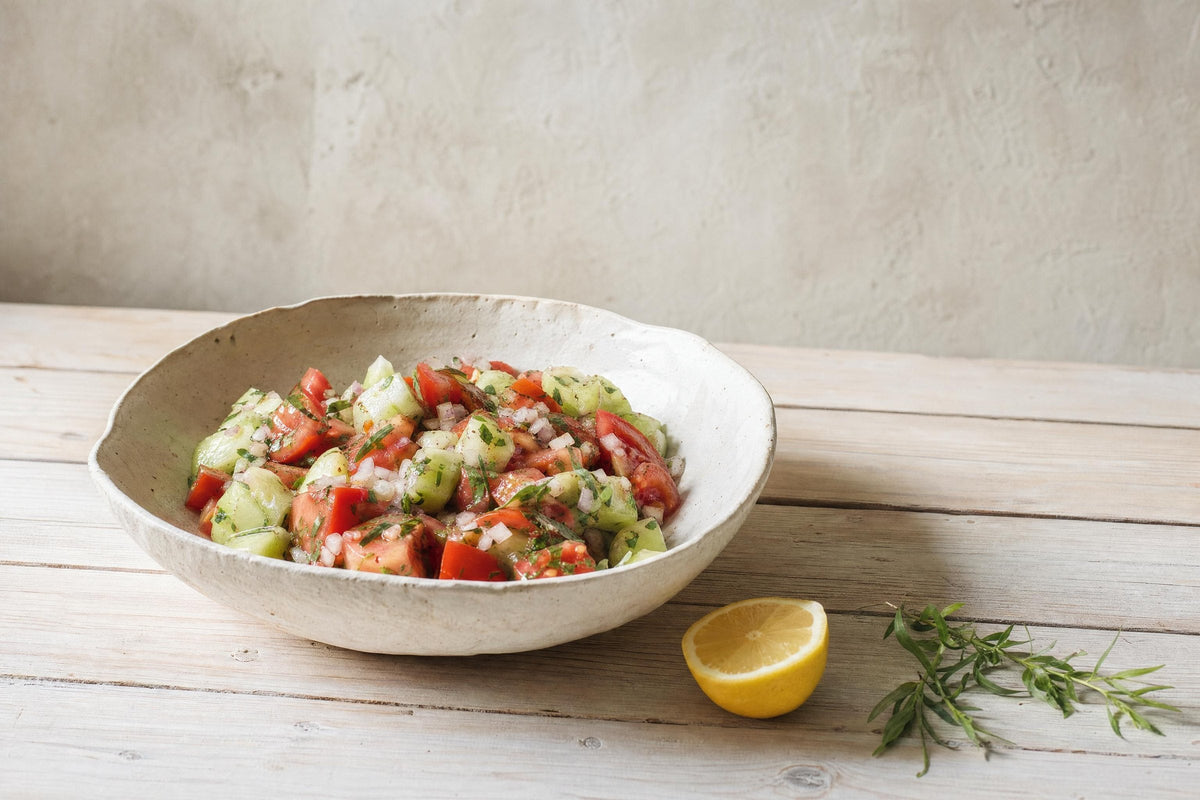 Tomaten-Gurkensalat mit Estragon