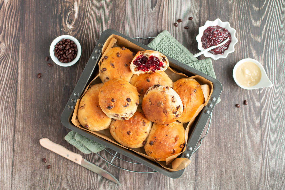 Brioches mit Edelbitter-Zedernüssen – TAIGA Naturkost