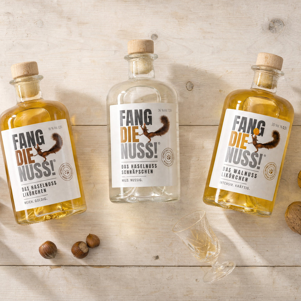 Fang die Nuss kaufen – Haselnusslikör & Schnaps | Leni & Hans