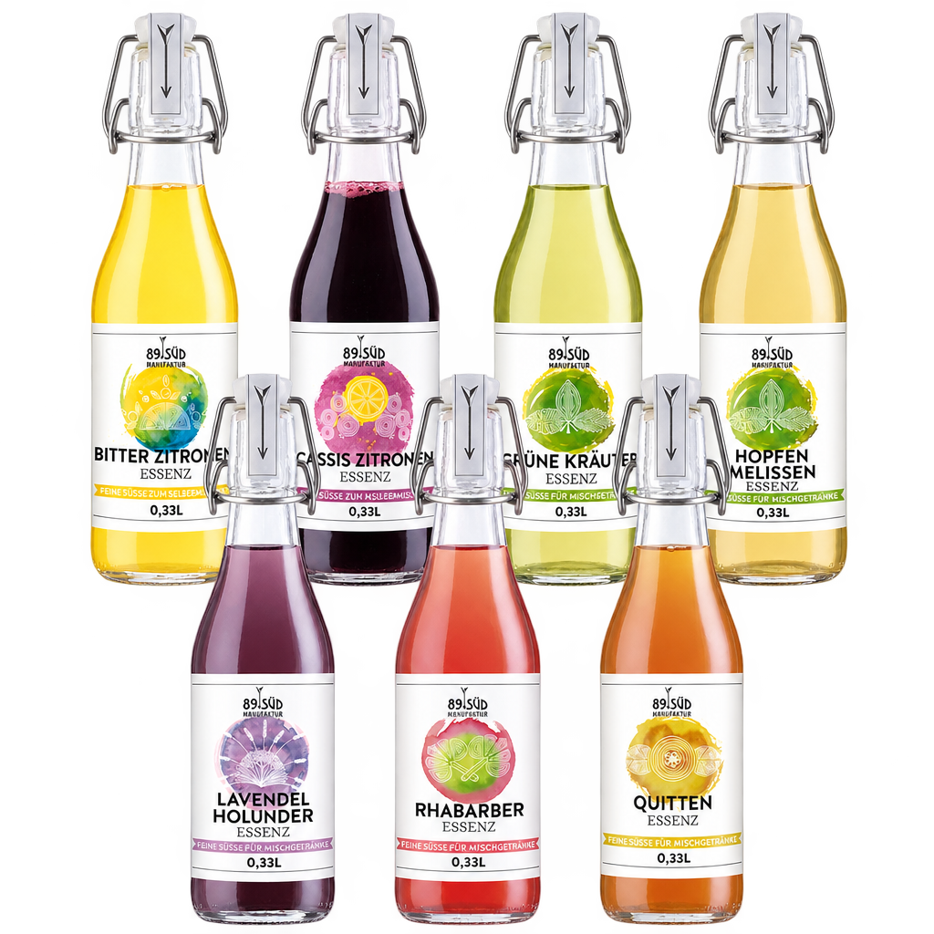 Sieben 330-ml-Flaschen der 89Süd Manufaktur: Bitter-Zitrone, Cassis-Zitrone, Grüne Kräuter, Hopfen-Melisse, Lavendel-Holunder, Rhabarber und Quitte